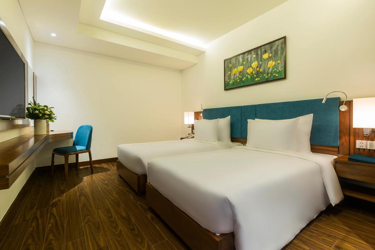 Maximilan Danang Beach Hotel Da Nang Exterior foto